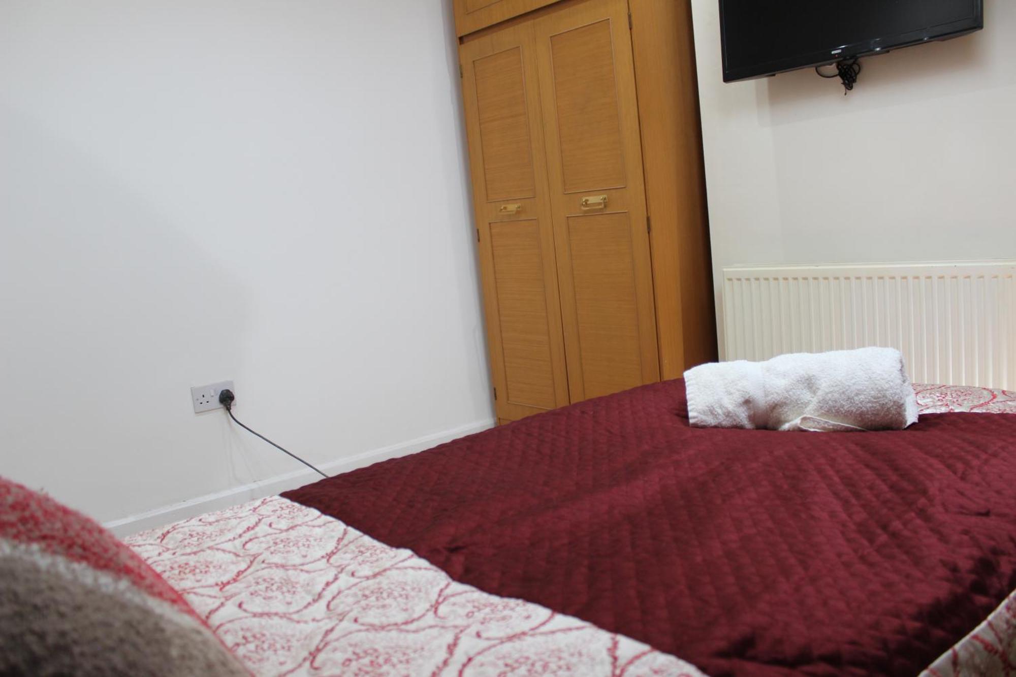 Mother-In-Law Guest House Hotel Leeds Leeds  Eksteriør billede