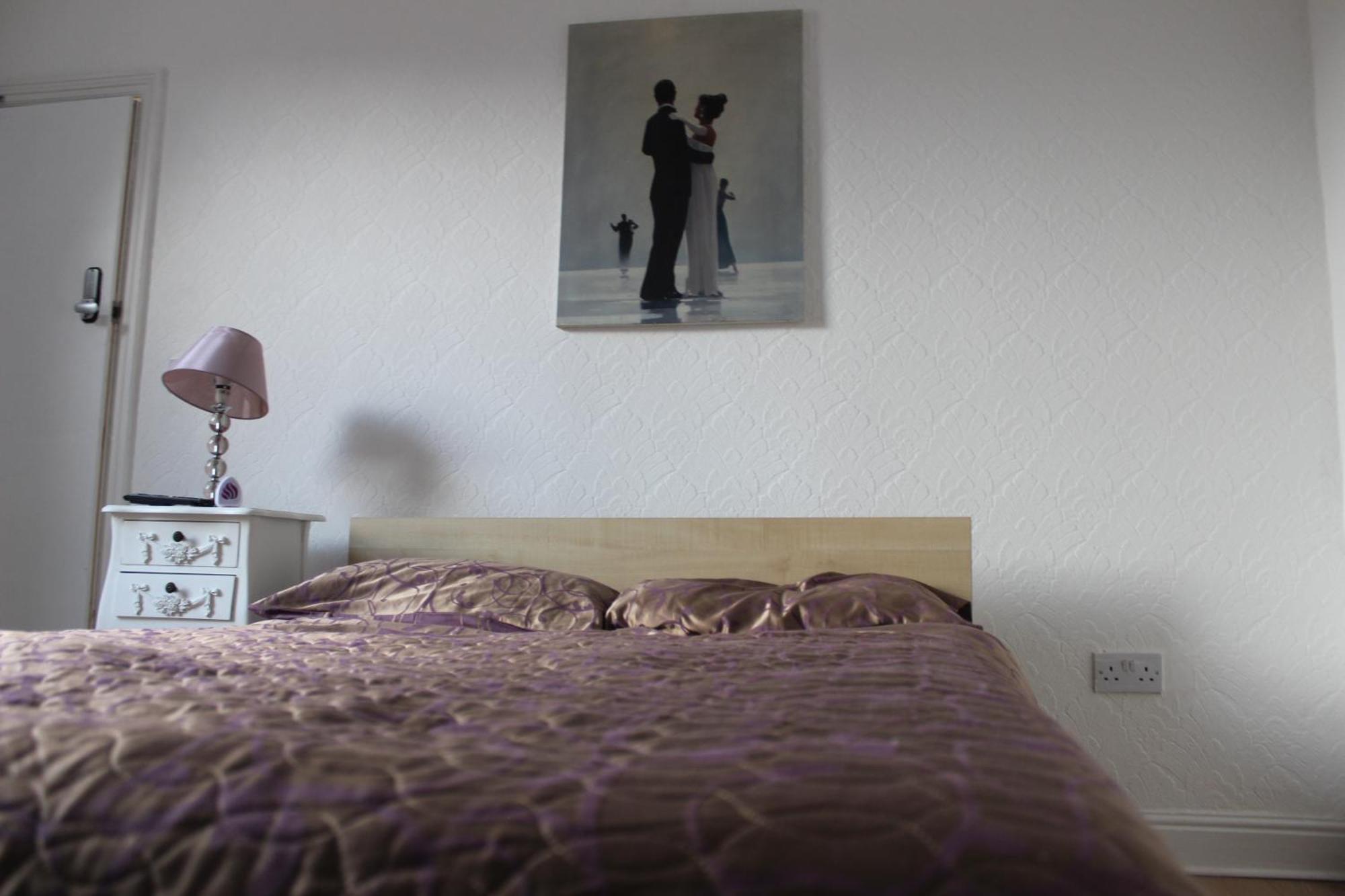 Mother-In-Law Guest House Hotel Leeds Leeds  Eksteriør billede