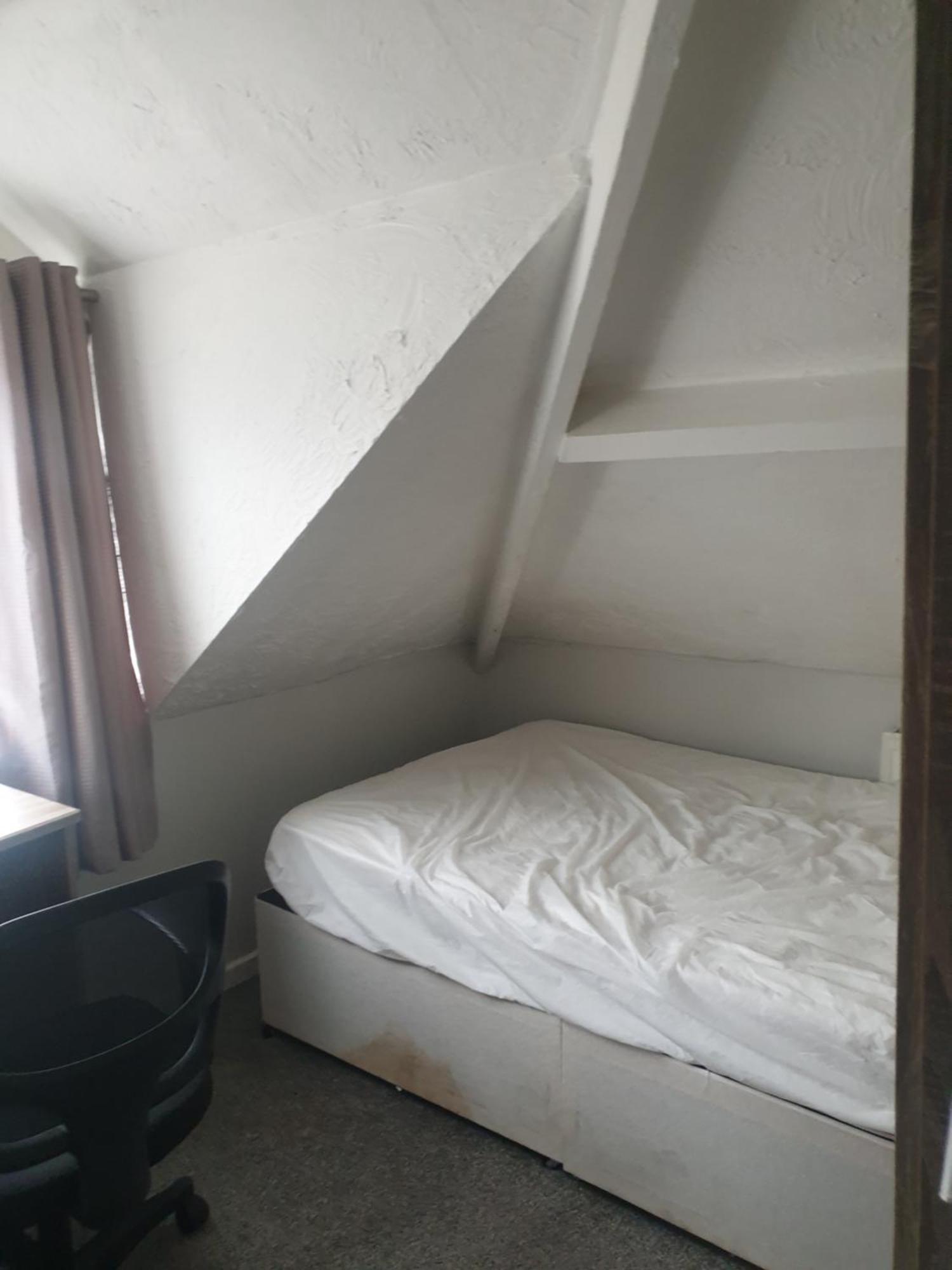 Mother-In-Law Guest House Hotel Leeds Leeds  Eksteriør billede