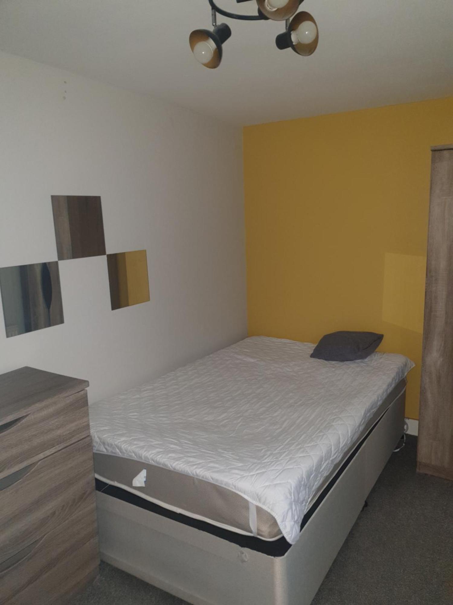 Mother-In-Law Guest House Hotel Leeds Leeds  Eksteriør billede