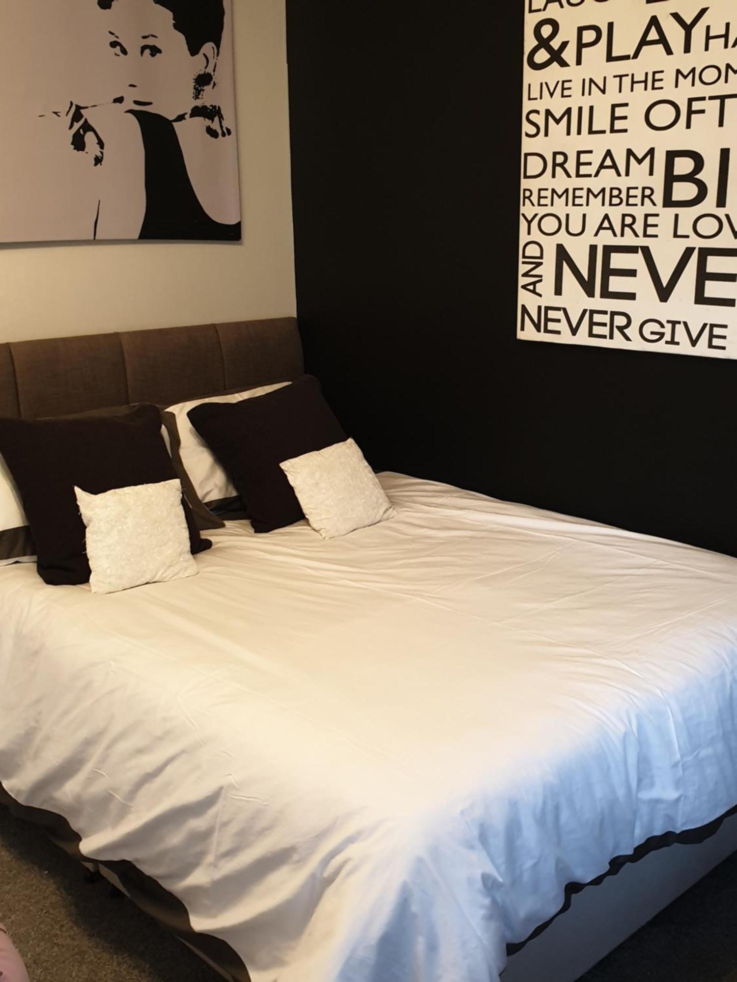 Mother-In-Law Guest House Hotel Leeds Leeds  Eksteriør billede